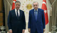 Cemil Tugay AK Parti'ye Katıldı: Rozetini Erdoğan Taktı