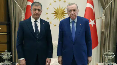 Cemil Tugay AK Parti'ye Katıldı: Rozetini Erdoğan Taktı