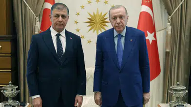 Cemil Tugay AK Parti'ye Katıldı: Rozetini Erdoğan Taktı