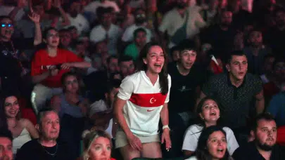 "İzmir'de Dört Noktada Milli Coşku: Tek Yürek Olmaya Hazır!"