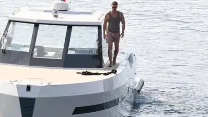 Kıvanç Tatlıtuğ, 80 milyonluk lüks teknesini satışa sundu! Arkasında yatan duygusal nedenler yürekleri burkuyor.