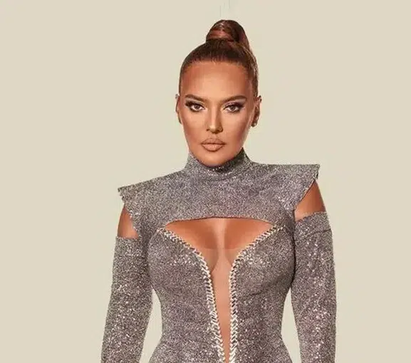 "Tekirdağ'da Müzik Rüzgarı: Sakiler ve Demet Akalın İle Unutulmaz Bir Gece Yaşandı"