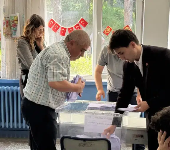 Yerel Seçimlerde AKP, Tokat ve Gümüşhane'de Öne Çıktı, CHP ve MHP Sırasıyla İkinciliği Paylaştı