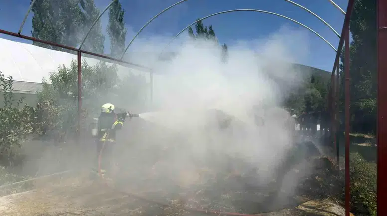 Burdur'daki Bahçe Yangını, 2 Ton Arpayı Kül Haline Getirdi!