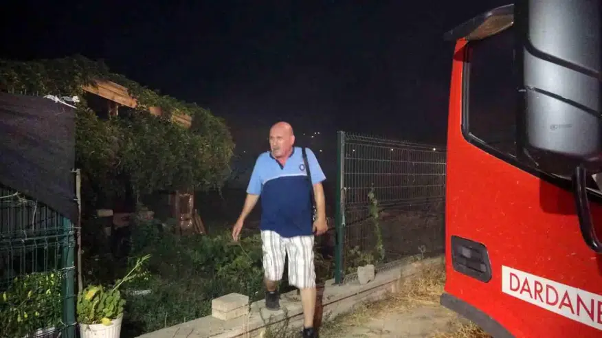 Çanakkale'deki Tarım Arazisinde Meydana Gelen Yangın Söndürüldü